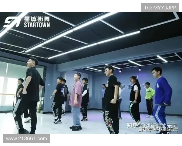 科学街舞力量训练方法探秘提升舞者表现的有效技巧与策略