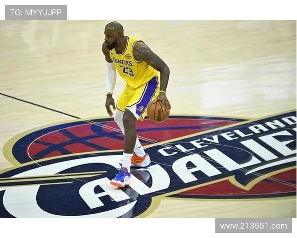 勒布朗詹姆斯：篮球之王的辉煌历程与传奇瞬间解析