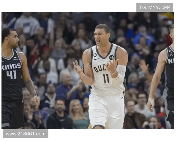 布鲁克洛佩斯：从NBA巨星到篮球战术的深度解析与发展历程